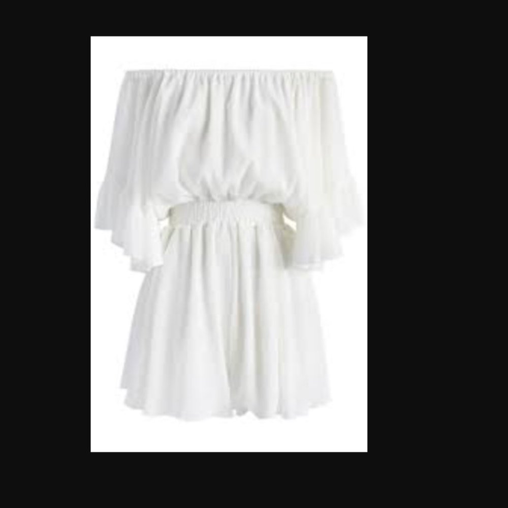 Chic wish size small-medium white airy jumper